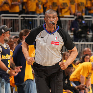 Το NBA τοποθετεί νέο... αξεσουάρ προς χρήση για τους διαιτητές - Η αλλαγή για να αποφεύγονται τα λάθη Το NBA τοποθετεί νέο... αξεσουάρ προς χρήση για τους διαιτητές - Η αλλαγή για να αποφεύγονται τα λάθη