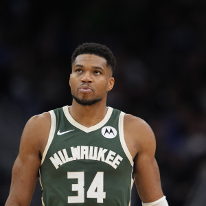 Ο Γιάννης πάλεψε, αλλά οι Μπακς ηττήθηκαν