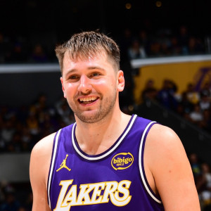 O Ντόντσιτς οδήγησε τους Λέικερς κόντρα στους Σπερς, πρώτη ήττα για τους Θάντερ