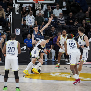 Η Φενέρ με άμυνα-γρανίτη πήρε το ντέρμπι της Πόλης