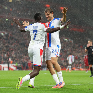 Με δύο γκολ του Σαρ, η Κρίσταλ Πάλας έβαλε στα... σχοινιά την Λίβερπουλ (video) Με δύο γκολ του Σαρ, η Κρίσταλ Πάλας έβαλε στα... σχοινιά την Λίβερπουλ (video)