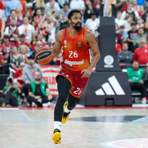 «Έλαμψε» ο Ντίνγουιντι στο ντεμπούτο του στη γερμανική λίγκα - Τα πεπραγμένα του σταρ της Μπάγερν (video)