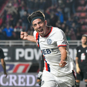 Με γκολάρα του Κουέγιο η Σαν Λορέντσο κέρδισε την Ριέστρα και της έσπασε το αήττητο (video)