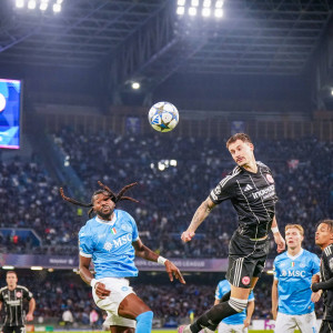 «Μπλόκο» της Άιντραχτ Φρανκούρτης στην Νάπολι και «λευκή» ισοπαλία