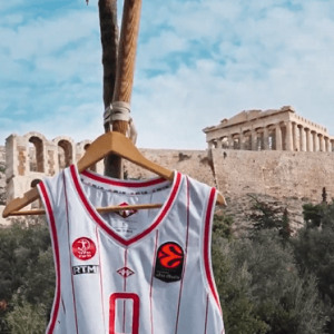 Η ανάρτηση της Χάποελ για το ματς με τον Ολυμπιακό με φόντο την Ακρόπολη