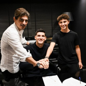 Ο Παναθηναϊκός ανακοίνωσε και επίσημα την ανανέωση του Μήτογλου για τρία χρόνια Ο Παναθηναϊκός ανακοίνωσε και επίσημα την ανανέωση του Μήτογλου για τρία χρόνια