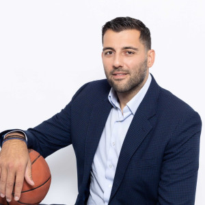 Μπούρου-Bourou, επεισόδιο 1: Ο Γιάννης Μπουρούσης απαντά στα αιώνια διλήμματα (video)