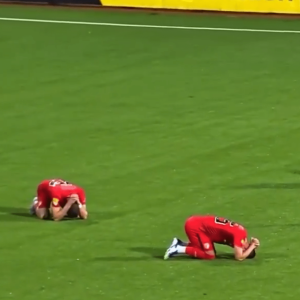 Η σοκαριστική στιγμή που οι παίκτες μαθαίνουν για τον θάνατο του Ζίζοβιτς (video)