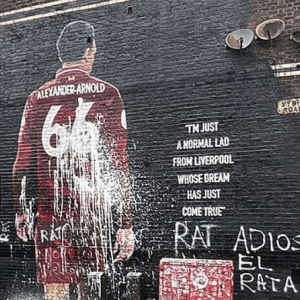 Βανδάλισαν το γκράφιτι του Αλεξάντερ-Άρνολντ στο Λίβερπουλ την ημέρα της επιστροφής του