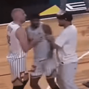 Εισβολή οπαδού σε αγώνα μπάσκετ στην Πάτρα (video) Εισβολή οπαδού σε αγώνα μπάσκετ στην Πάτρα (video)