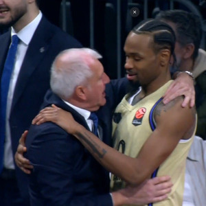 Η αγκαλιά Ομπράντοβιτς-Πάντερ στο Βελιγράδι (video) Η αγκαλιά Ομπράντοβιτς-Πάντερ στο Βελιγράδι (video)