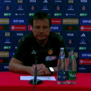 Αταμάν για την απόκτηση σέντερ: «Δεν είναι ώρα να μιλήσουμε για αυτό» Αταμάν για την απόκτηση σέντερ: «Δεν είναι ώρα να μιλήσουμε για αυτό»