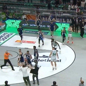 Χαμός στην Τουρκία: Οπαδοί κυνηγούσαν πρώην NBAer στο ματς της Μπούρσασπορ με την Μπαχτσεσεχίρ (video)
