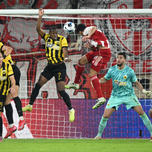 Ο Ταρέμι ανενόχλητος με κεφαλιά το 2-0 για τον Ολυμπιακό (video) Ο Ταρέμι ανενόχλητος με κεφαλιά το 2-0 για τον Ολυμπιακό (video)