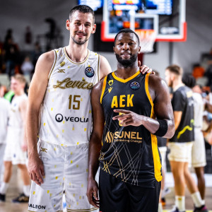 Η ιστορία μιας φωτογραφίας: Η αθέατη πλευρά του τετ α τετ Γκρέι με παίκτη της Λεβίτσε στη Σλοβακία Η ιστορία μιας φωτογραφίας: Η αθέατη πλευρά του τετ α τετ Γκρέι με παίκτη της Λεβίτσε στη Σλοβακία