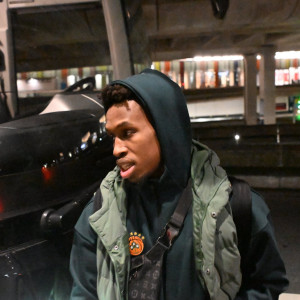 Ο Σορτς φρόντισε να... συγκινήσει τους φίλους της Παρί πριν προσγειωθεί στην Γαλλία (video)