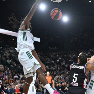 Η «ακραία» στατιστική του Φαρίντ στο πρώτο ημίχρονο κόντρα στην Παρί με μόλις μια προπόνηση (video)