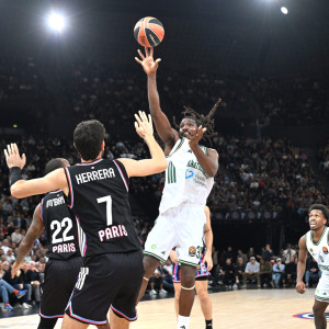 Πύργος... Φαρίντ στο Παρίσι, έβγαλε τον Παναθηναϊκό από το «σκοτάδι»!