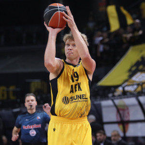 Τα τρίποντα «πληγώνουν» την ΑΕΚ