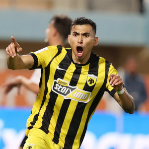 Η ΑΕΚ με Πινέδα ξανά, πέρασε από το μπλόκο της Κρήτης