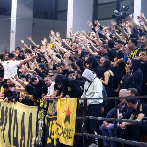 Προσωρινή διακοπή στο ΑΕΚ - Ολυμπιακός