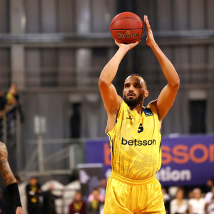 Ο Άρης έκανε ένα βήμα μπροστά, ο Νουά φώναξε «παρών» και ο Φορμπς... απογοήτευσε ξανά