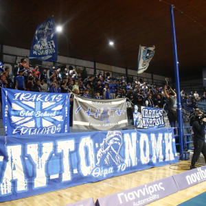 Σοκ στο Ιβανώφειο: Ξύλινη κερκίδα κατέρρευσε στο ματς του Ηρακλή - Δύο τραυματίες, ο ένας σοβαρά