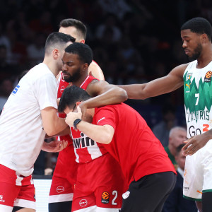 «Μείνε δυνατός Κίναν»: Η ανάρτηση του Ολυμπιακού μετά τον τραυματισμό του Έβανς