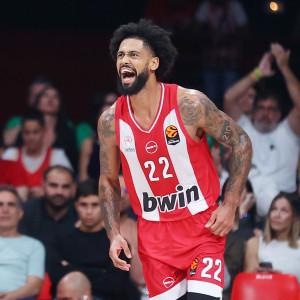 Με το μυαλό στον άτυχο Έβανς ο Ολυμπιακός βρήκε το σθένος και νίκη με άνεση τη Ζαλγκίρις στο ΣΕΦ