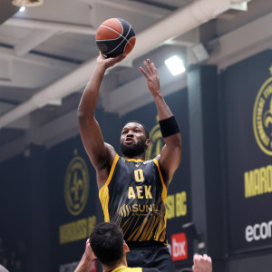 Ο ΡαϊΚουάν Γκρέι στο Athletiko: «Μετά τη διακοπή ο κόσμος να περιμένει καλύτερη ΑΕΚ»