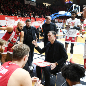 Ξέσπασε ο Μπαρτζώκας για τα λάθη των παικτών του: «Με εκθέτετε!» (video)