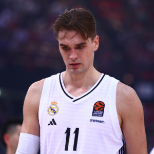 Κάτι τρέχει με τον Χεζόνια...: Η κριτική της «MARCA» και το ερωτηματικό με το πρόβλημα στην μέση