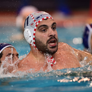 Δείτε τα αμφιλεγόμενα σφυρίγματα που έκριναν την ήττα του Ολυμπιακού από την Μλάντοστ (video)