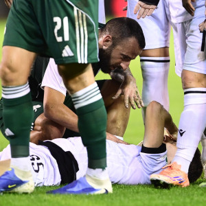 Η αγωνία των Σιώπη και Γεντβάι στο χτύπημα του Κωνσταντέλια στο κεφάλι (photos)