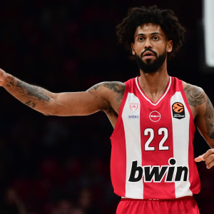 Με το μυαλό στον άτυχο Έβανς ο Ολυμπιακός βρήκε το σθένος και νίκη με άνεση τη Ζαλγκίρις στο ΣΕΦ