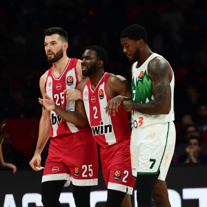 Ασύλληπτη ατυχία για τον Έβανς: Μπήκε στη 12άδα λόγω Νιλικίνα και τραυματίστηκε ξανά