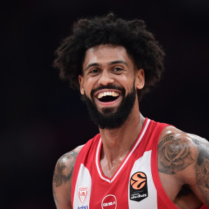 Ο Ντόρσεϊ «πυροβόλησε» από μακριά και έκλεισε την πρώτη περίοδο στην Πάτρα με buzzer-beater (video)