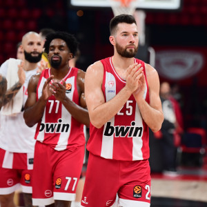 Τα «σύννεφα» σε μία υπέροχη βραδιά