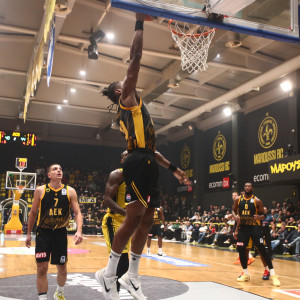 Η ΑΕΚ με τριάδα... φωτιά πέρασε με 100άρα από το Μαρούσι