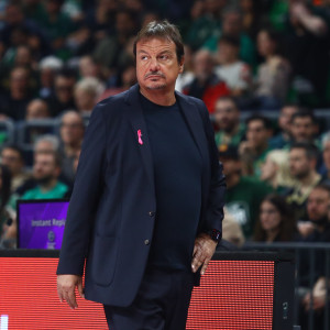 Έξαλλος ο Αταμάν με τους παίκτες του Παναθηναϊκού: «Δε δείξαμε επαγγελματική συμπεριφορά»