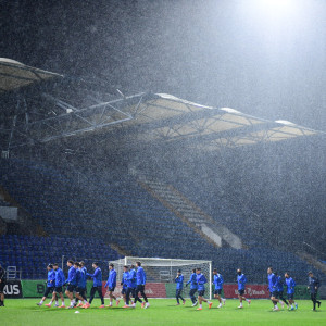 Υπό κατταρακτώδη βροχή η προπόνηση της Εθνικής Ελλάδας στην Ουγγαρία (video)