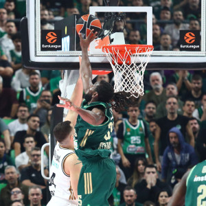 «Block-party» του «Manimal» στο πρώτο ημίχρονο απέναντι στην Dubai (video)