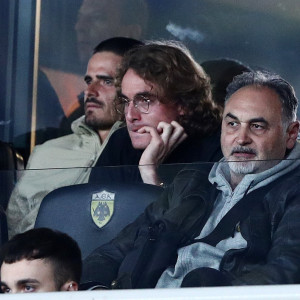 O Τσιτσιπάς στη Νέα Φιλαδέλφεια, βλέπει το ΑΕΚ-Σάμροκ Ρόβερς