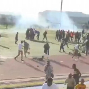 Πρωτοφανή επεισόδια σε ντέρμπι στο Κονγκό - Δακρυγόνα και πυροβολισμοί από την αστυνομία (video)