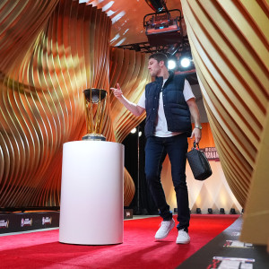 Από τα νεκροταφεία και τη Γουόλ Στριτ στην Euroleague: Η απίθανη ιστορία του νέου παίκτη της Dubai