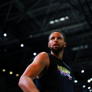 Ο Στέφεν Κάρι είναι… free agent: Διέκοψε το συμβόλαιο του με την Under Armour και η Κίνα παραμονεύει