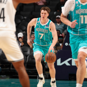 Ο νέος ελεύθερος σκοπευτής του NBA - Ο Κνόπελ σπάει όλα τα ρεκόρ στα τρίποντα με ιστορικές επιδόσεις