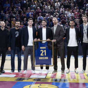 Γεμάτη θρύλους η βράβευση του Αμπρίνες πριν από το Μπαρτσελόνα - Ρεάλ Μαδρίτης (video)