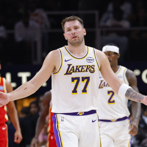 Οι Χοκς τελείωσαν το σερί των Λέικερς, νέο triple double ο Γιόκιτς