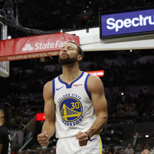 Ο Στεφ Κάρι μπήκε σε μία λίστα που υπάρχει μόνο ένας: Ο Μάικλ Τζόρνταν